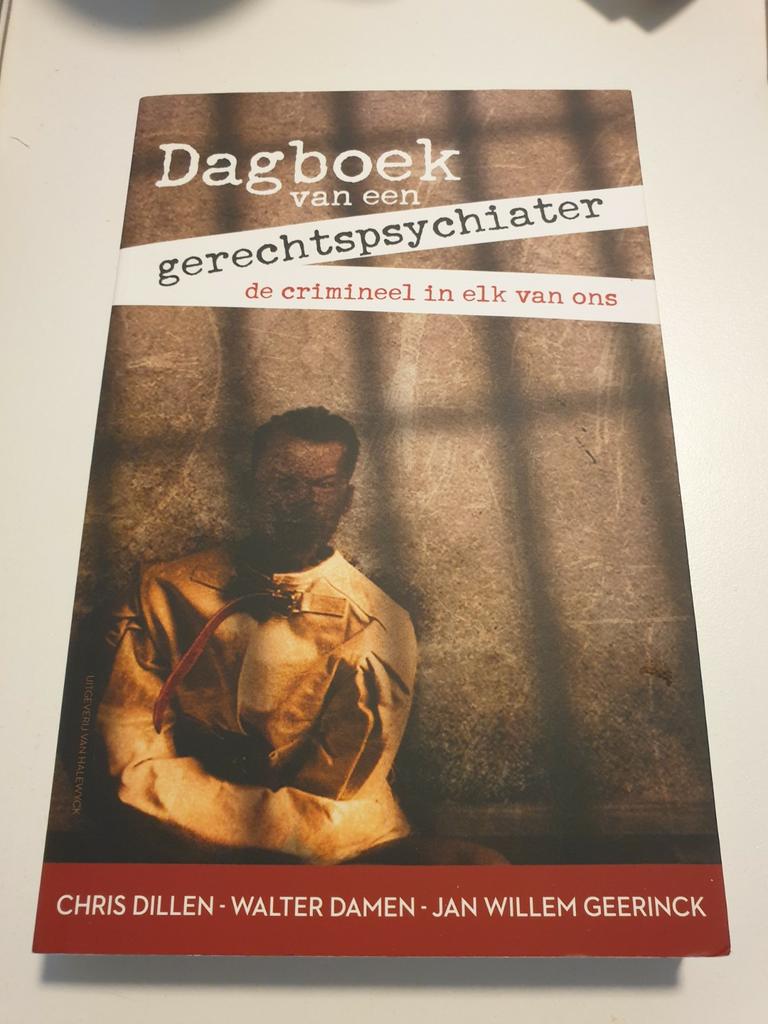 Walter Damen - Dagboek van een gerechtspsychiater, Livres, Politique & Société, Comme neuf, Enlèvement ou Envoi