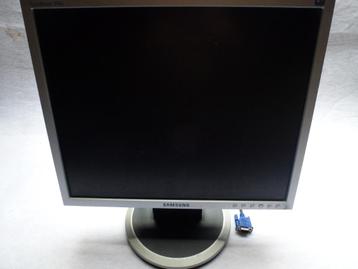 Moniteur Samsung SyncMaster 940 n