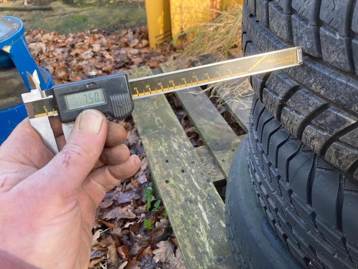 Sneeuwbanden Michelin 195/65R15 91T 7,5mm en 6,4 mm, Autos : Pièces & Accessoires, Pneus & Jantes, Pneu(s), Pneus hiver, 15 pouces