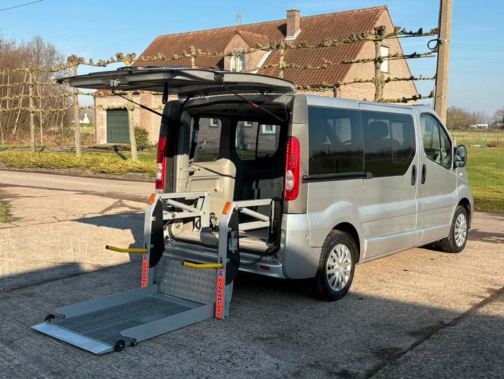 ♿️Renault Trafic 2.0DCI Rolstoellift Invalide Handicapé Tpmr, Auto's, Renault, Bedrijf, Te koop, Trafic, Aangepast voor mindervaliden
