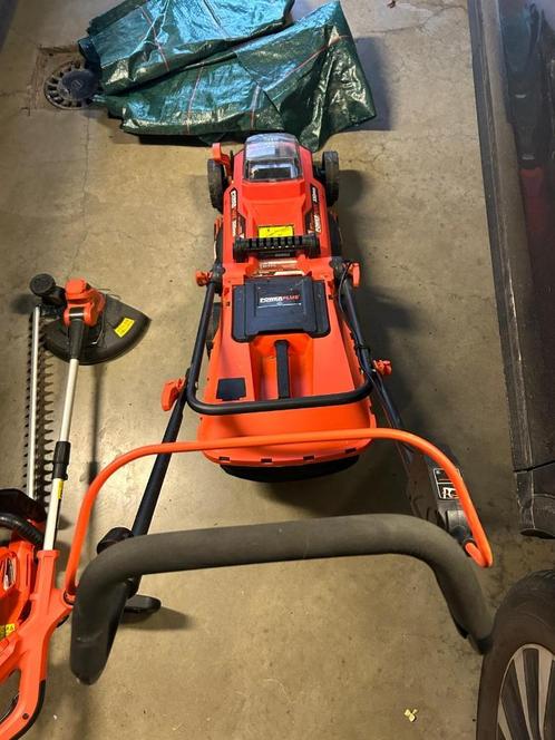 POWERPLUS Accu Grasmaaier + Heggenschaar + Trimmer, Tuin en Terras, Grasmaaiers, Zo goed als nieuw, Accu-grasmaaier, 30 t/m 39 cm