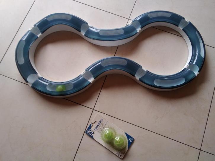 Kattenspeelgoed baan met balletje, Dieren en Toebehoren, Kattenspeelgoed, Zo goed als nieuw, Ophalen