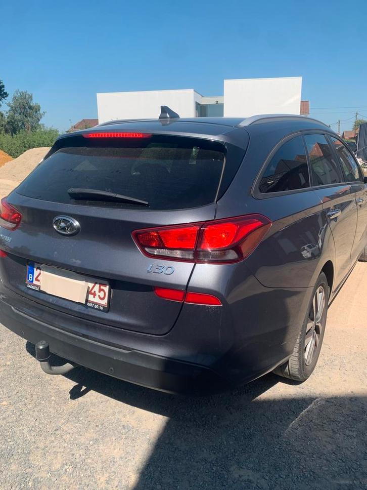 AUTO HYUNDAI i 30 BREAK CARDI 1.6cc 03/2018., Auto's, Hyundai, Particulier, i30, ABS, Achteruitrijcamera, Adaptieve lichten, Adaptive Cruise Control