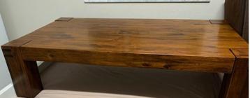 Salontafel in massief hout beschikbaar voor biedingen