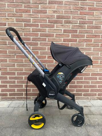 Doona i + Isofix base beschikbaar voor biedingen