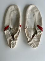 Chaussons de gymnastique - Pointure 44, Sport en Fitness, Turnen, Ophalen of Verzenden, Zo goed als nieuw, Wit, Turnschoenen