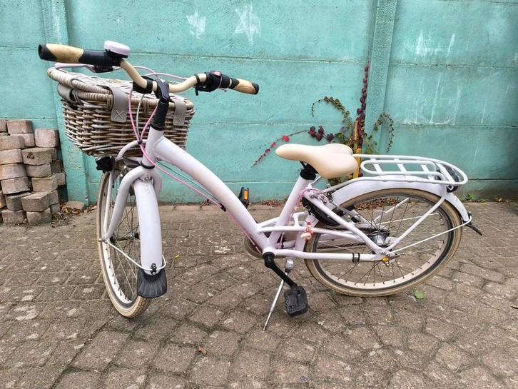 Loekie meisjesfiets 20" met slot en mandje, Fietsen en Brommers, Fietsen | Meisjes, Gebruikt, Ophalen