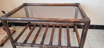 Vintage rotan salontafel beschikbaar voor biedingen