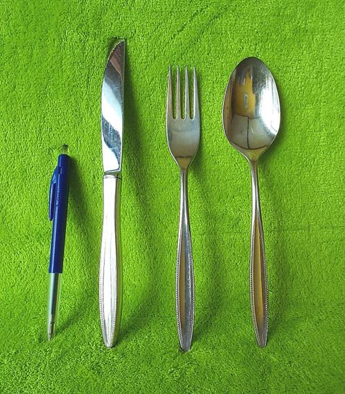 Fleurie P22 Parelrand Couvert / Keltum / Verzilverd, Antiek en Kunst, Antiek | Bestek, Ophalen of Verzenden