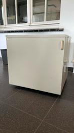 Laag wit metalen vintage kastje op wieletjes, Huis en Inrichting, Kasten | Overige, Ophalen, Gebruikt