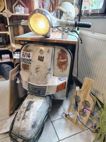 Bartafel vespa beschikbaar voor biedingen