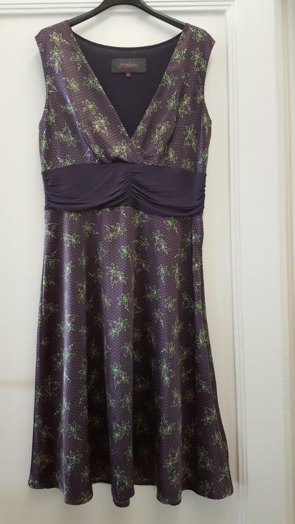 NIEUW artikel : Melvin jurk M40, Kleding | Dames, Jurken, Zo goed als nieuw, Maat 38/40 (M), Onder de knie, Ophalen of Verzenden