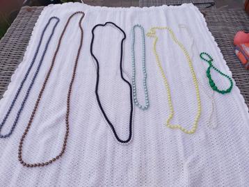 8 kettingen  van parels beschikbaar voor biedingen