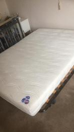 Matras en lattenbodem 140x200, Huis en Inrichting, Slaapkamer | Matrassen en Bedbodems, Ophalen, Tweepersoons, 140 cm, Zo goed als nieuw
