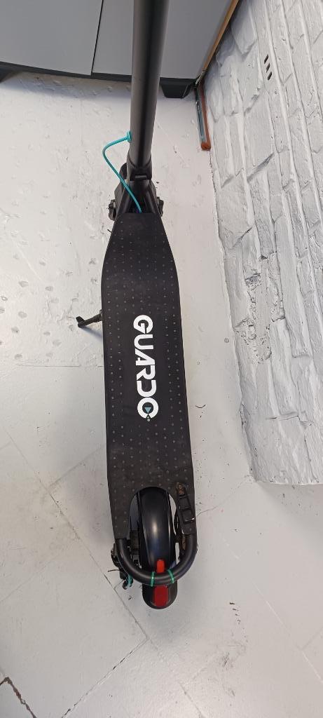 Guardo Pursuit Pro, Fietsen en Brommers, Steps, Zo goed als nieuw, Elektrische step (E-scooter), Ophalen