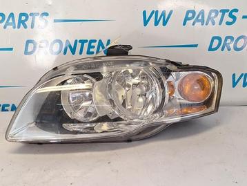 Koplamp links van een Audi A4 beschikbaar voor biedingen