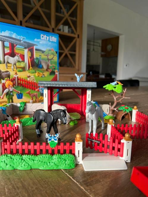 Playmobil dieren verzorgingspost met stal, Kinderen en Baby's, Speelgoed | Playmobil, Gebruikt, Complete set, Ophalen of Verzenden