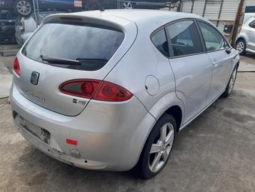 PORTIERSTANGEN RECHTS ACHTER Seat Leon (1P1) (1P0839016) beschikbaar voor biedingen