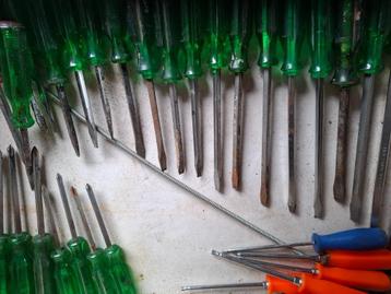 Gereedschap allerlei beschikbaar voor biedingen
