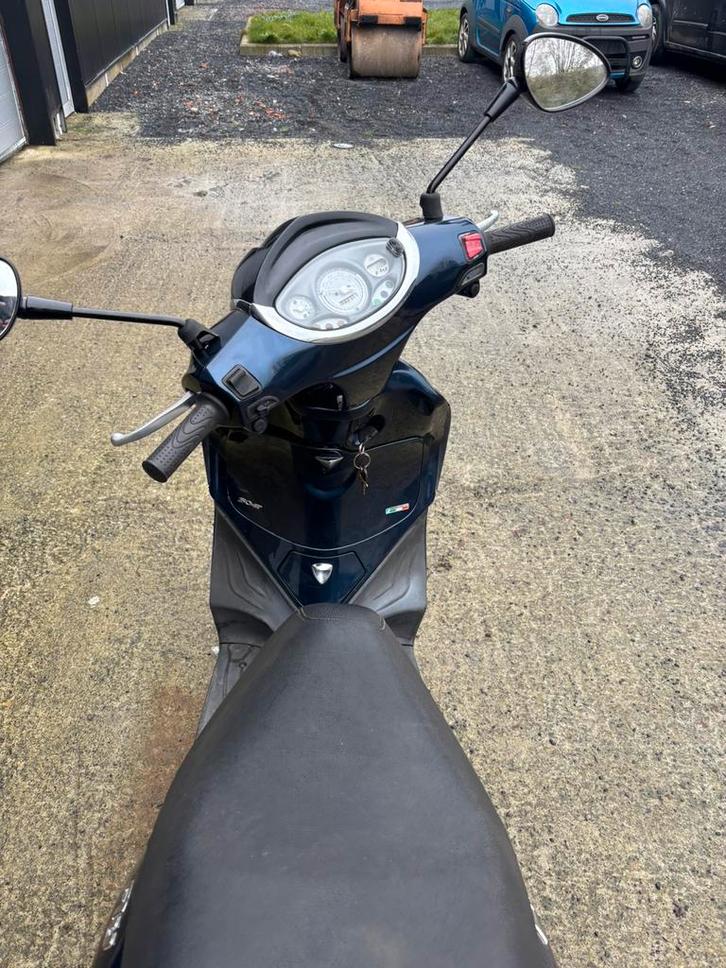 A klasse piagio fly en liberty ( zonder rijbewijs), Auto-onderdelen, Accu's en Toebehoren, Honda, Ophalen