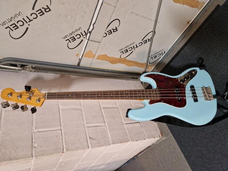 Squire jazz bas nieuwstaat, Muziek en Instrumenten, Snaarinstrumenten | Gitaren | Bas, Zo goed als nieuw, Ophalen