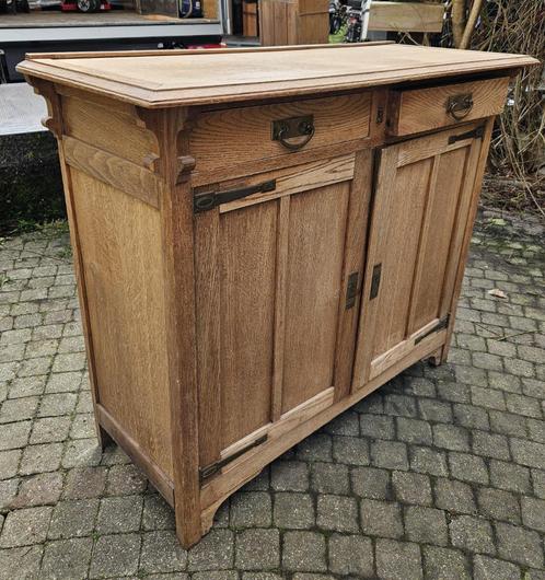 Vintage dressoirkast van massief eikenhout, Antiek en Kunst, Antiek | Meubels | Kasten, Ophalen of Verzenden