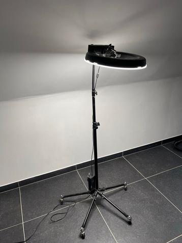 Professionele ringlamp Maxelle studio beschikbaar voor biedingen