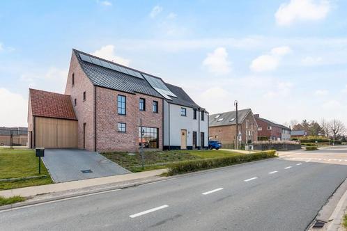 Huis te koop in Kortrijk-Dutsel, Immo, Huizen en Appartementen te koop, Vrijstaande woning, A