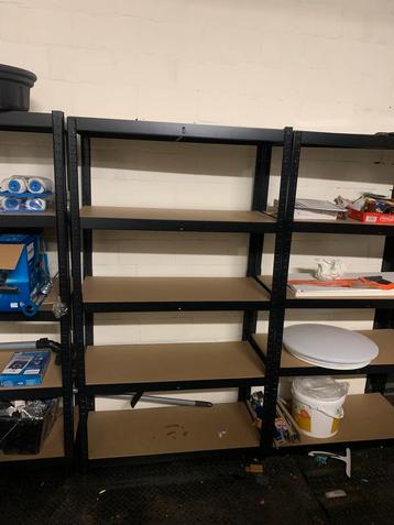 4 x stellingkasten beschikbaar voor biedingen
