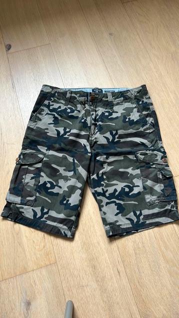 Short QuickSilver maat 32. beschikbaar voor biedingen