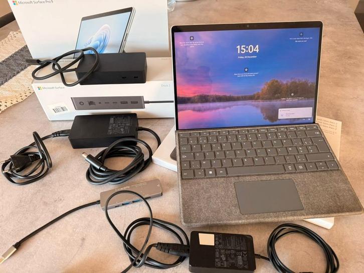 Microsoft Surface Pro 9 i7/16 GB/512 GB+ dock2 - Garantie 2m, Computers en Software, Windows Tablets, Zo goed als nieuw, Wi-Fi