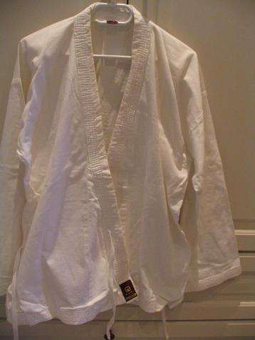 Judoka-outfit beschikbaar voor biedingen