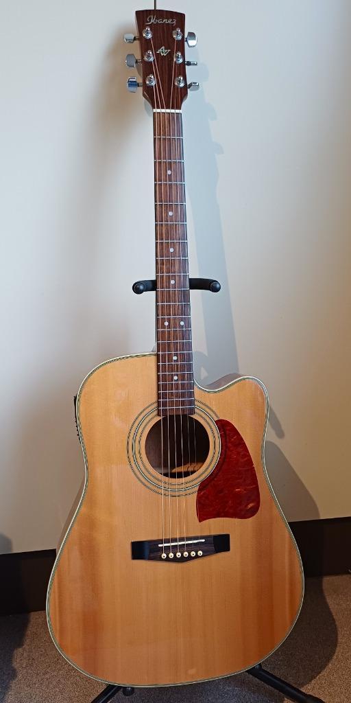 Ibanez AW100 CE solid spruce elektro akoestisch nieuwstaat, Muziek en Instrumenten, Snaarinstrumenten | Gitaren | Akoestisch, Zo goed als nieuw