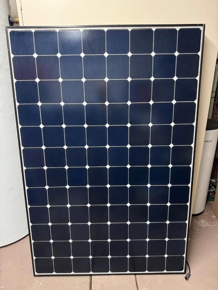 Panneau solaire Sunpower E20 - 327 Wp, Bricolage & Construction, Panneaux solaires & Accessoires, Utilisé, Panneau, 200 watts-crêtes ou plus