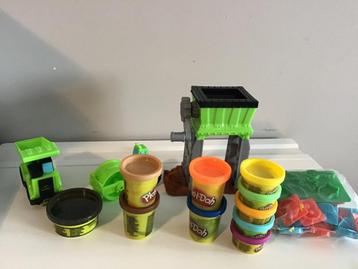 Play doh betonfabriek incl klei + extra’s  beschikbaar voor biedingen