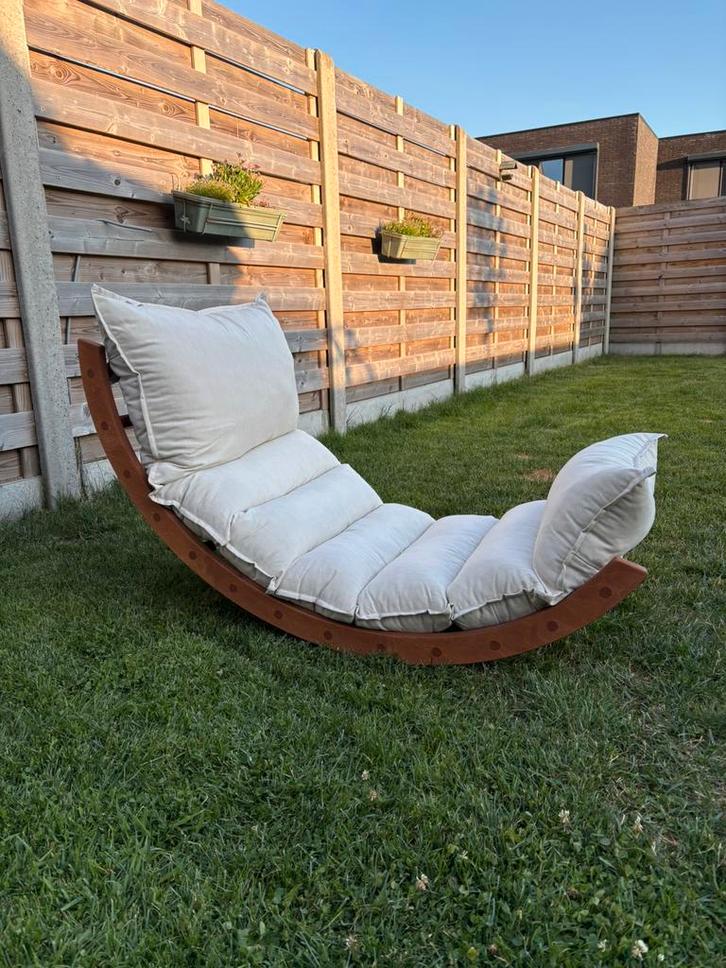 Fitwood Laakso Beige schommelstoel met outdoor kussen, Tuin en Terras, Tuinsets en Loungesets, Zo goed als nieuw, Stoel, Ophalen of Verzenden
