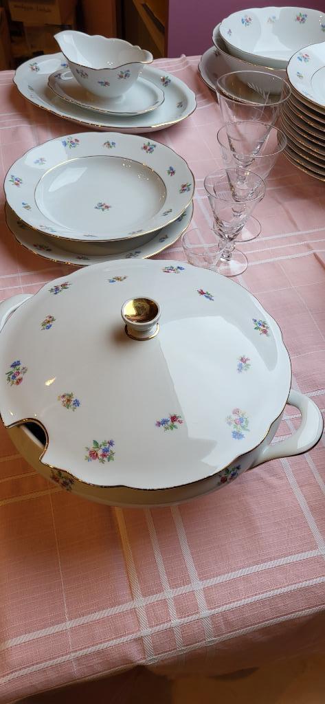 Eet- en glasservies uit 1961, Antiek en Kunst, Antiek | Glaswerk en Kristal, Ophalen of Verzenden