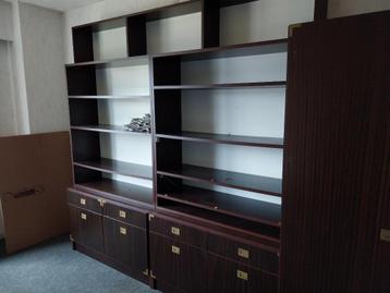 Gratis kasten beschikbaar voor biedingen