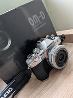 Olympus om-d e-m10 mark iv met 14-42MM lens. NIEUW!!, Audio, Tv en Foto, Fotocamera's Digitaal, Ophalen, Olympus