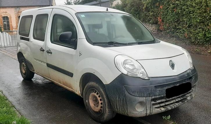 Kangoo maxi 2013 173000km PIECES/EXPORT, Auto's, Renault, Kangoo, Overige bekleding, Ophalen