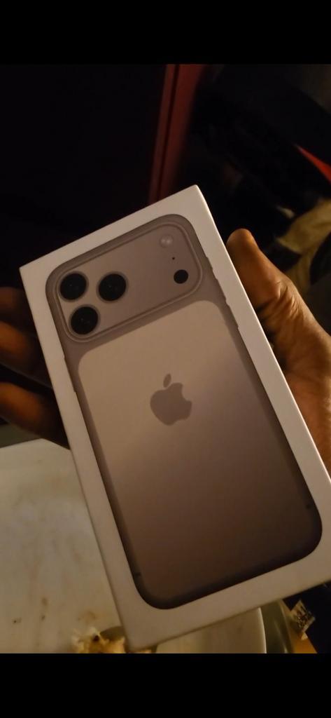 Iphone 17 pro max 1 to, Télécoms, Téléphonie mobile | Apple iPhone, Comme neuf, Bleu, Enlèvement ou Envoi