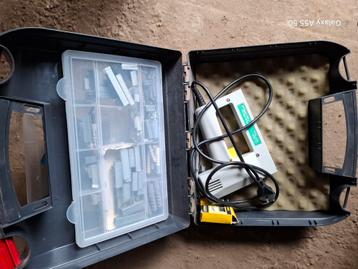 Nietmachine voor tacker
+ voorraad nietjes
 beschikbaar voor biedingen