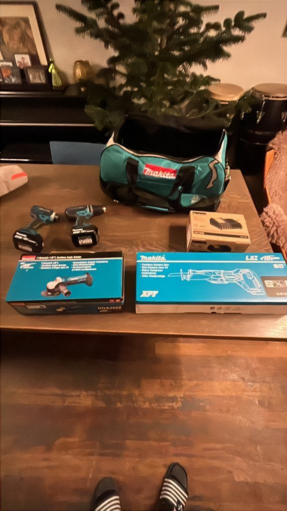Makita tas met gereedschap., Doe-het-zelf en Bouw, Gereedschap | Schuurmachines, Nieuw, Ophalen of Verzenden
