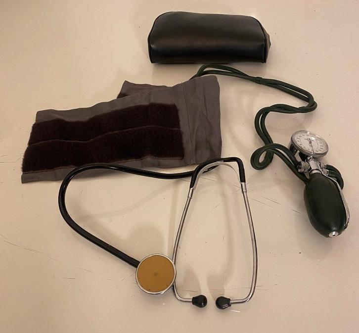 Tensiomètre manuel Erka Perfekt Anerod et stéthoscope, Divers, Matériel Infirmier, Comme neuf, Enlèvement ou Envoi