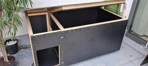 "Robuuste en Isolerende Modulaire Hondenhok op Wielen, Dieren en Toebehoren, Hondenhokken, Zo goed als nieuw, Hondenhok, Minder dan 65 cm