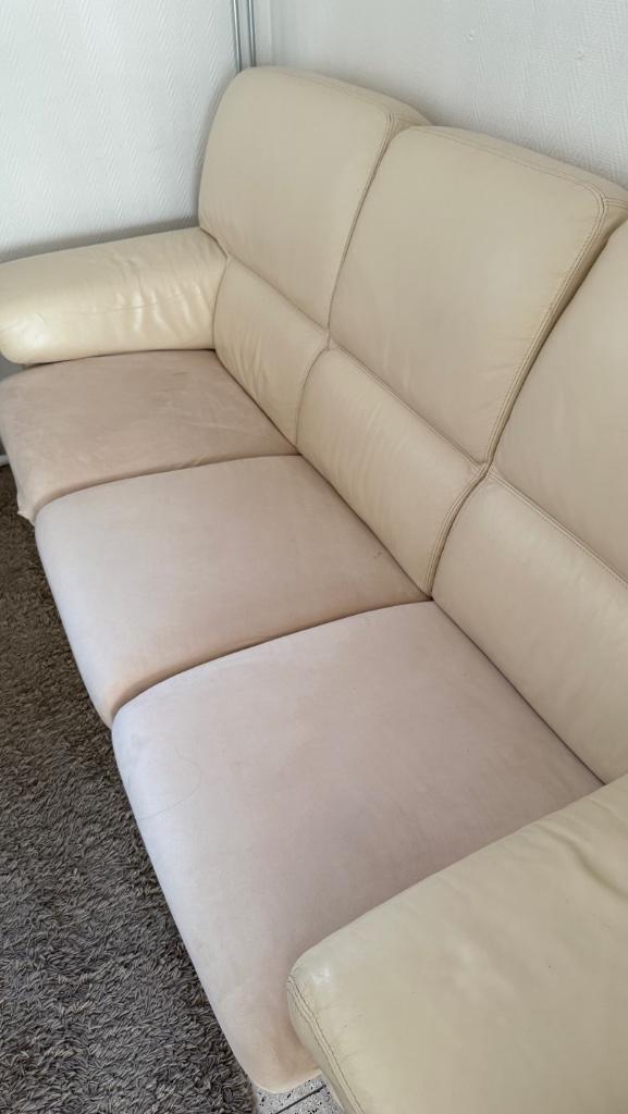 Salon beige cuir, Maison & Meubles, Canapés | Salons, Utilisé, Banc droit, Autres dimensions, Cuir, Enlèvement