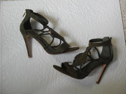 chaussure ouverte pour ceremonie ou autres totalement neuf, Kleding | Dames, Schoenen, Nieuw, Schoenen met hoge hakken, Groen