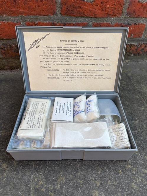 Boite de secours SNCF modèle 1966 - Collection, Verzamelen, Spoorwegen en Tram, Zo goed als nieuw, Trein, Overige typen, Ophalen of Verzenden