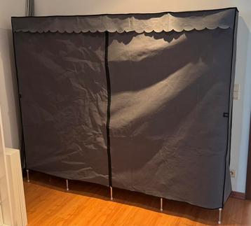 Metalen Kast met 4 Hangende Stangen, Versterkt Stalen Frame beschikbaar voor biedingen