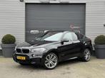 BMW X6 xDrive30d High Executive M-Sport | Camera | 21 Inch L, Auto's, BMW, Stof, Gebruikt, 2993 cc, Zwart